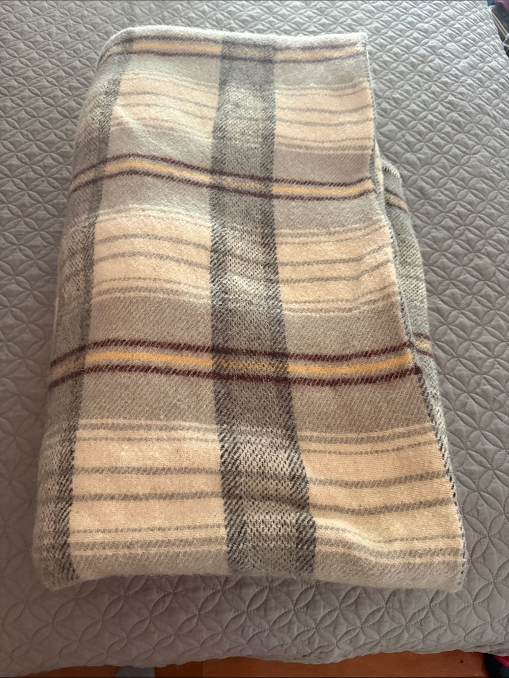 King Size Poyet Motte blanket. Made in France. - Picture 4 of 5